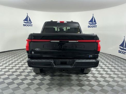 Used 2022 Ford F150 Lightning Lariat image 5