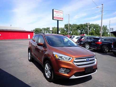 Used 2017 Ford Escape SE w/ Equipment Group 201A AWD/4WD image 1