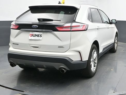 Used 2020 Ford Edge SEL w/ Cold Weather Package FWD image 9
