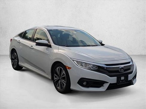 Used 2018 Honda Civic EX-T image 3