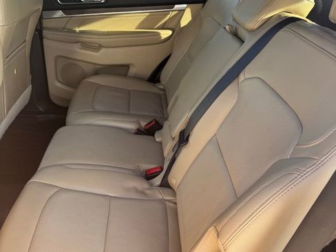 Used 2016 Ford Explorer Limited image 12