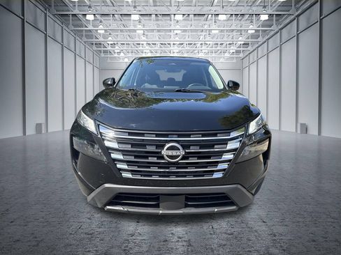 Certified 2025 Nissan Rogue SV FWD image 2