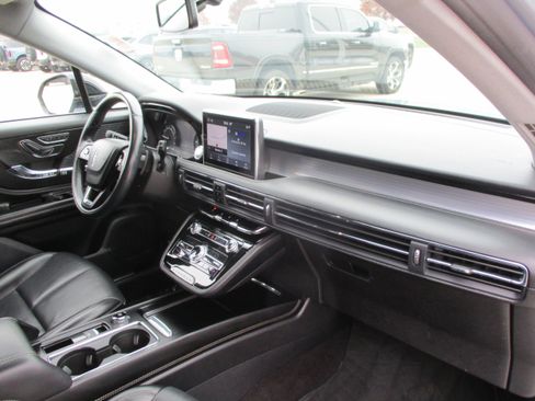 Used 2022 Lincoln Corsair Standard w/ Premium Package image 45