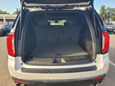 Used 2024 GMC Yukon XL Denali Ultimate AWD/4WD image 11
