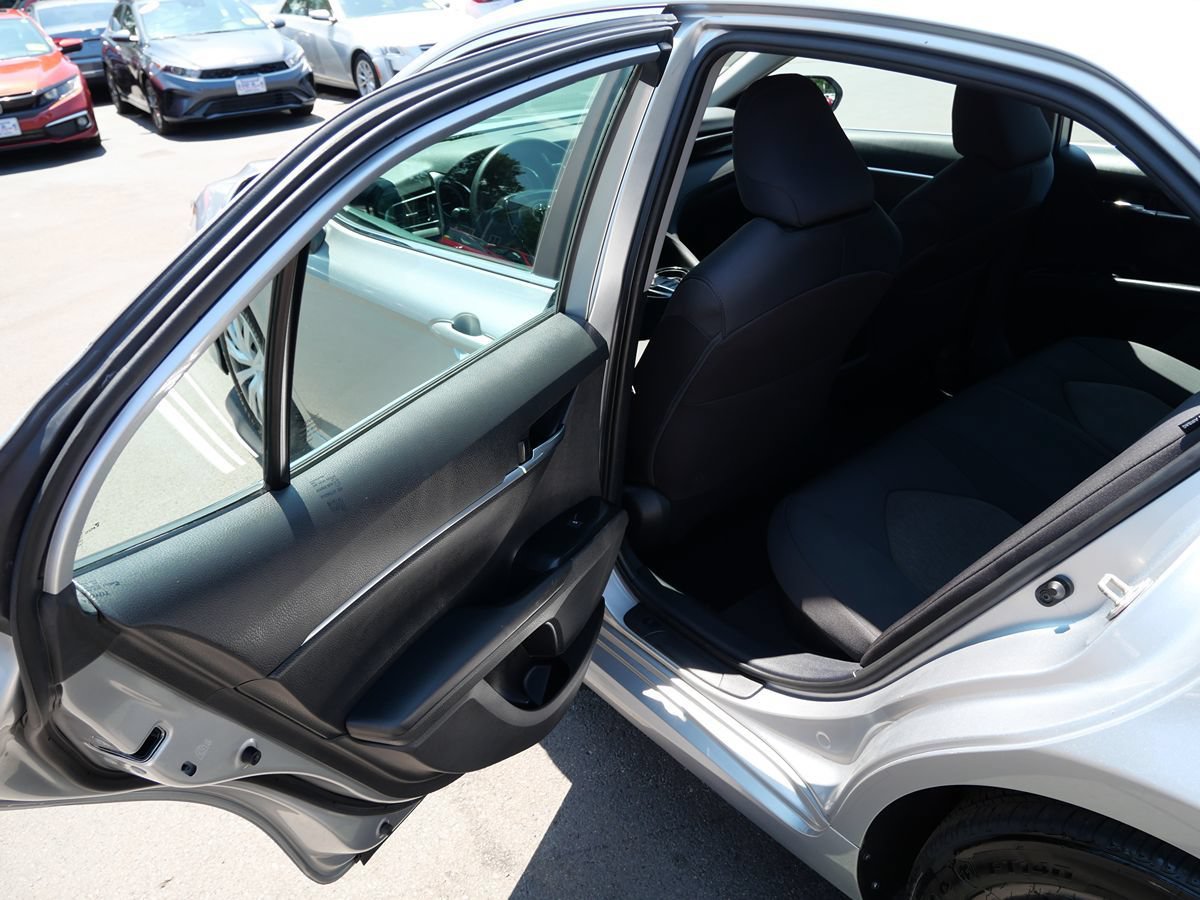Used 2020 Toyota Camry LE w/ Fleet Convenience Package FWD image 28