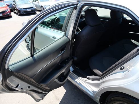 Used 2020 Toyota Camry LE w/ Fleet Convenience Package FWD image 28