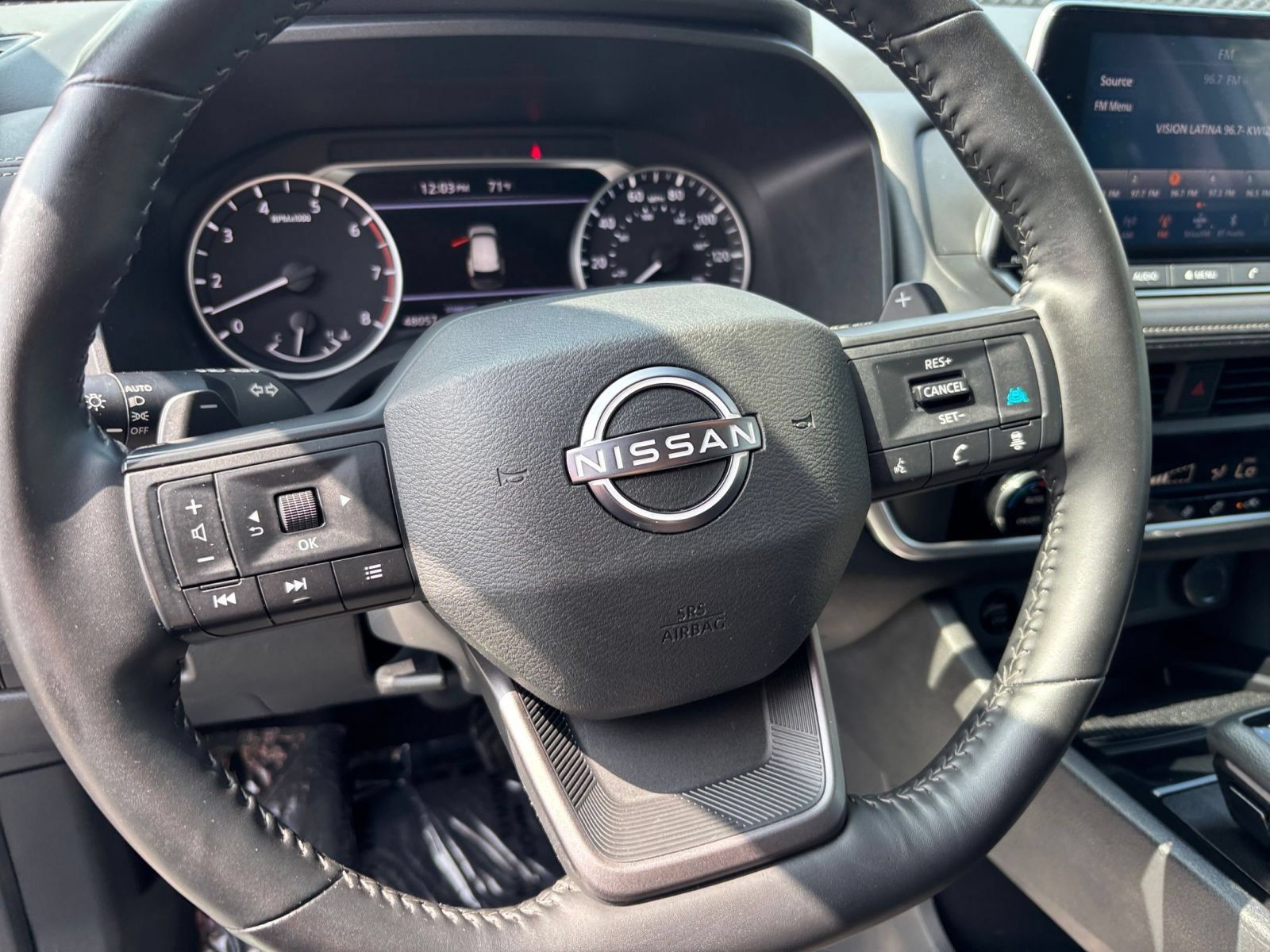 Used 2025 Nissan Rogue SV FWD image 29