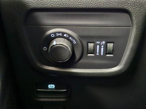 New 2025 Jeep Grand Cherokee L Altitude image 23