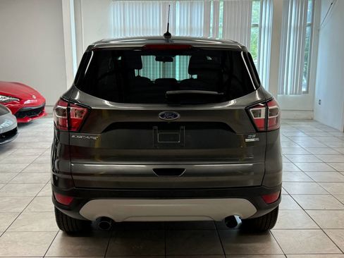 Used 2017 Ford Escape SE AWD/4WD image 8
