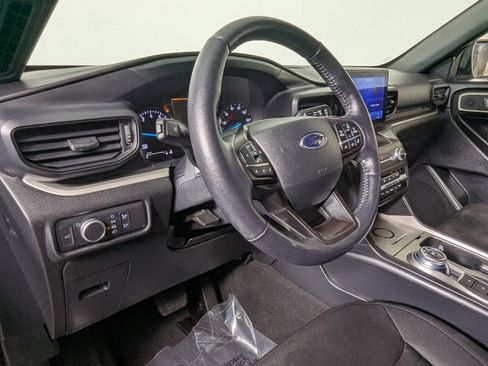 Used 2020 Ford Explorer XLT image 13