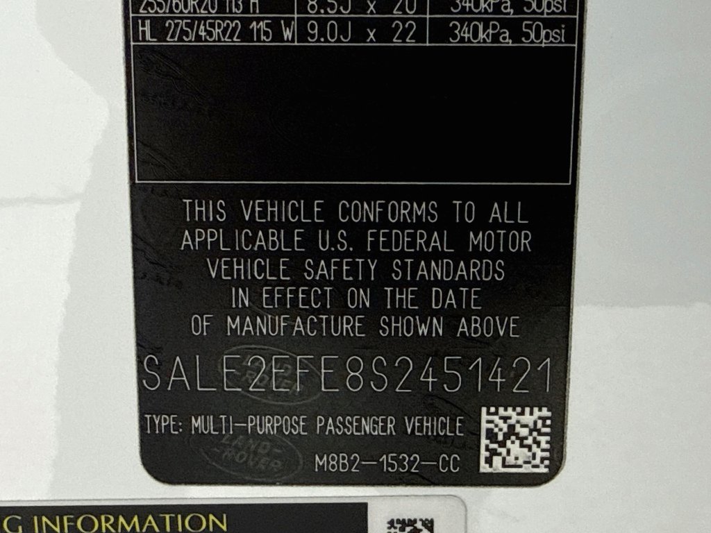 Used 2025 Land Rover Defender 110 X-Dynamic SE AWD/4WD image 28