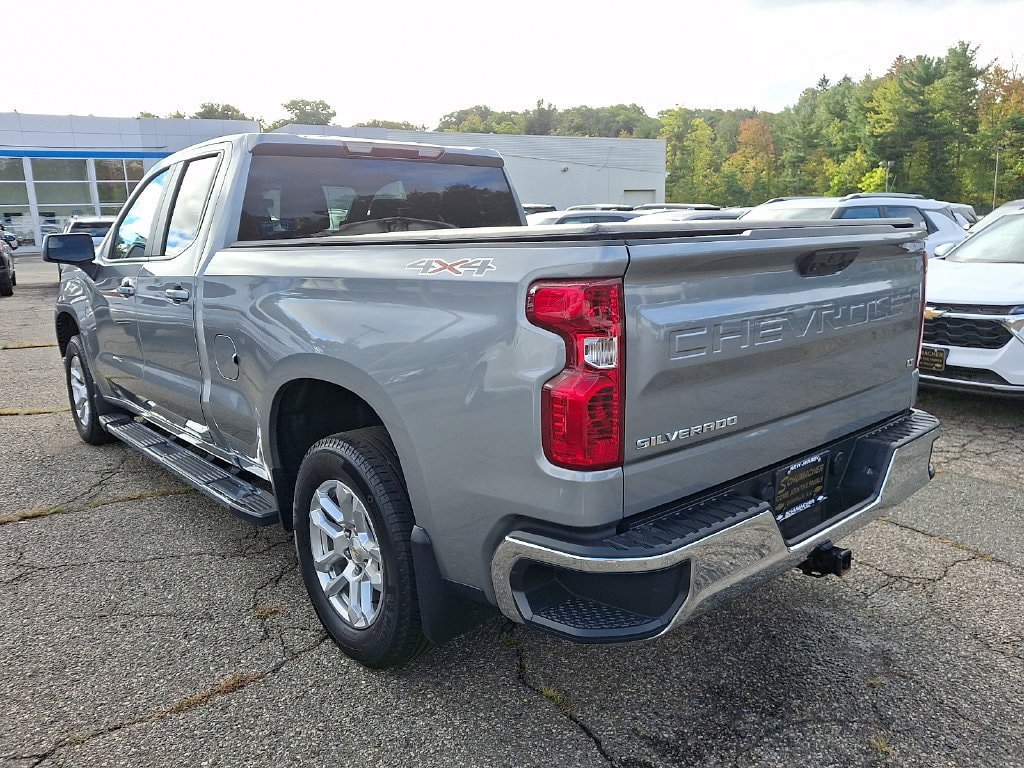 Used 2023 Chevrolet Silverado 1500 LT AWD/4WD image 5