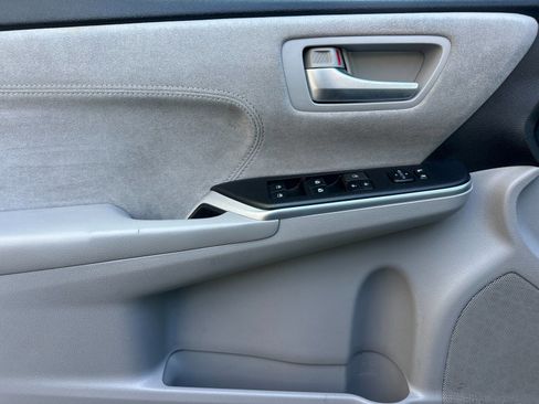 Used 2015 Toyota Camry XSE w/ Moonroof Package FWD image 11
