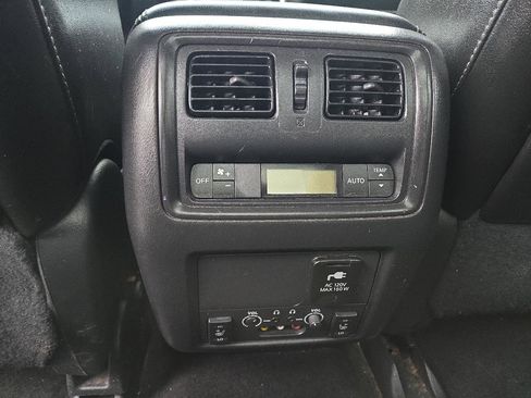 Used 2013 Nissan Pathfinder Platinum w/ Platinum Premium Pkg image 13