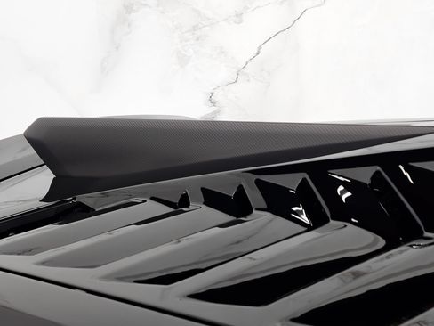 Used 2023 Lamborghini Huracan STO RWD image 19