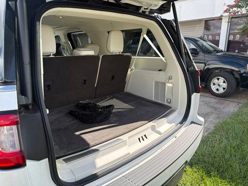 Used 2021 Lincoln Navigator L Black Label w/ Cargo Convenience Package AWD/4WD image 9