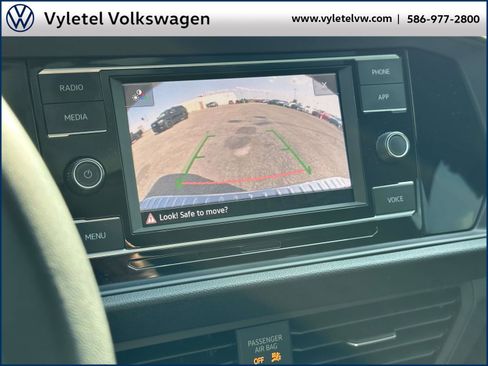 Certified 2024 Volkswagen Jetta SE w/ Panoramic Sunroof Package image 26