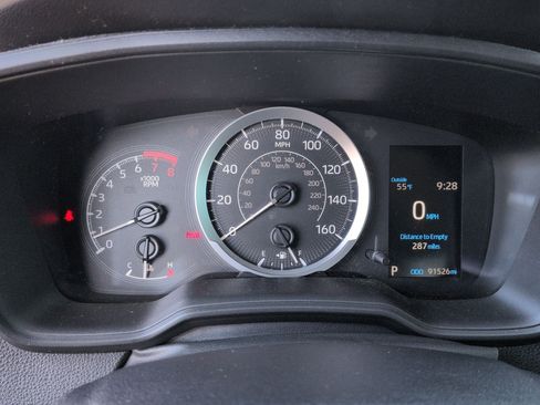 Used 2020 Toyota Corolla LE image 21