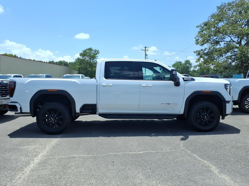 New 2026 GMC Sierra 2500 AT4 w/ Max Trailering Package AWD/4WD image 8