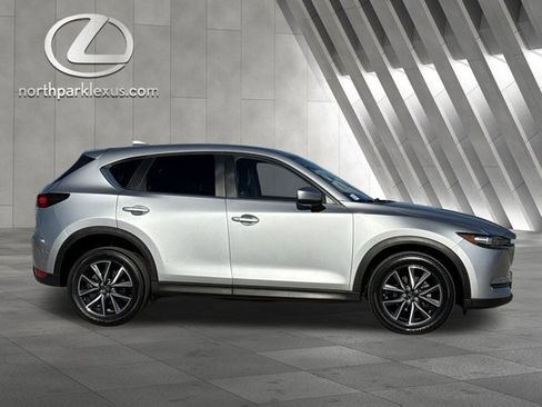 Used 2018 MAZDA CX-5 Touring w/ Preferred Equipment Package image 4