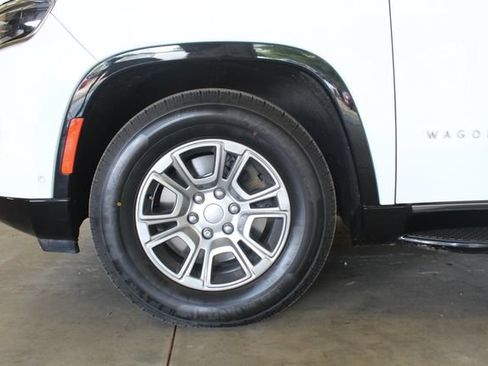 Used 2024 Jeep Wagoneer 4WD image 25