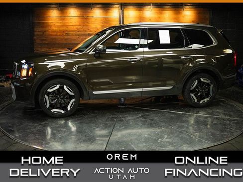 Used 2025 Kia Telluride S FWD image 1