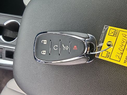 Used 2019 Chevrolet Equinox LT FWD image 21