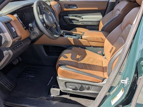 Certified 2025 Nissan Pathfinder Platinum image 12