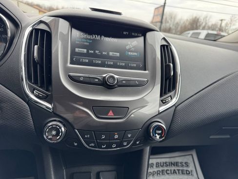 Used 2017 Chevrolet Cruze LT w/ Convenience Package FWD image 28