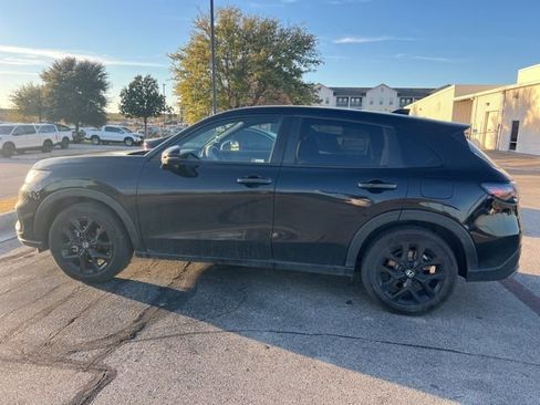 Used 2023 Honda HR-V Sport image 2