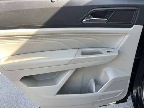 Used 2023 Volkswagen Atlas SE FWD image 17