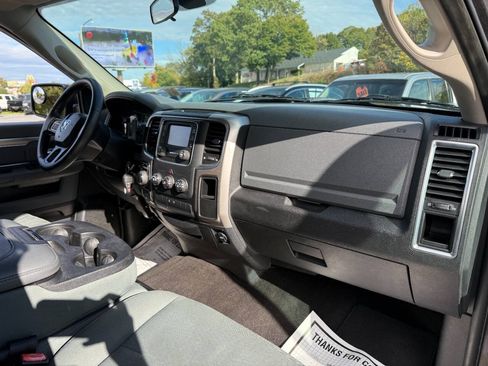 Used 2017 RAM 1500 Classic SLT AWD/4WD image 33
