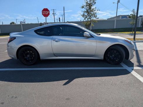 Used 2013 Hyundai Genesis 3.8 image 5