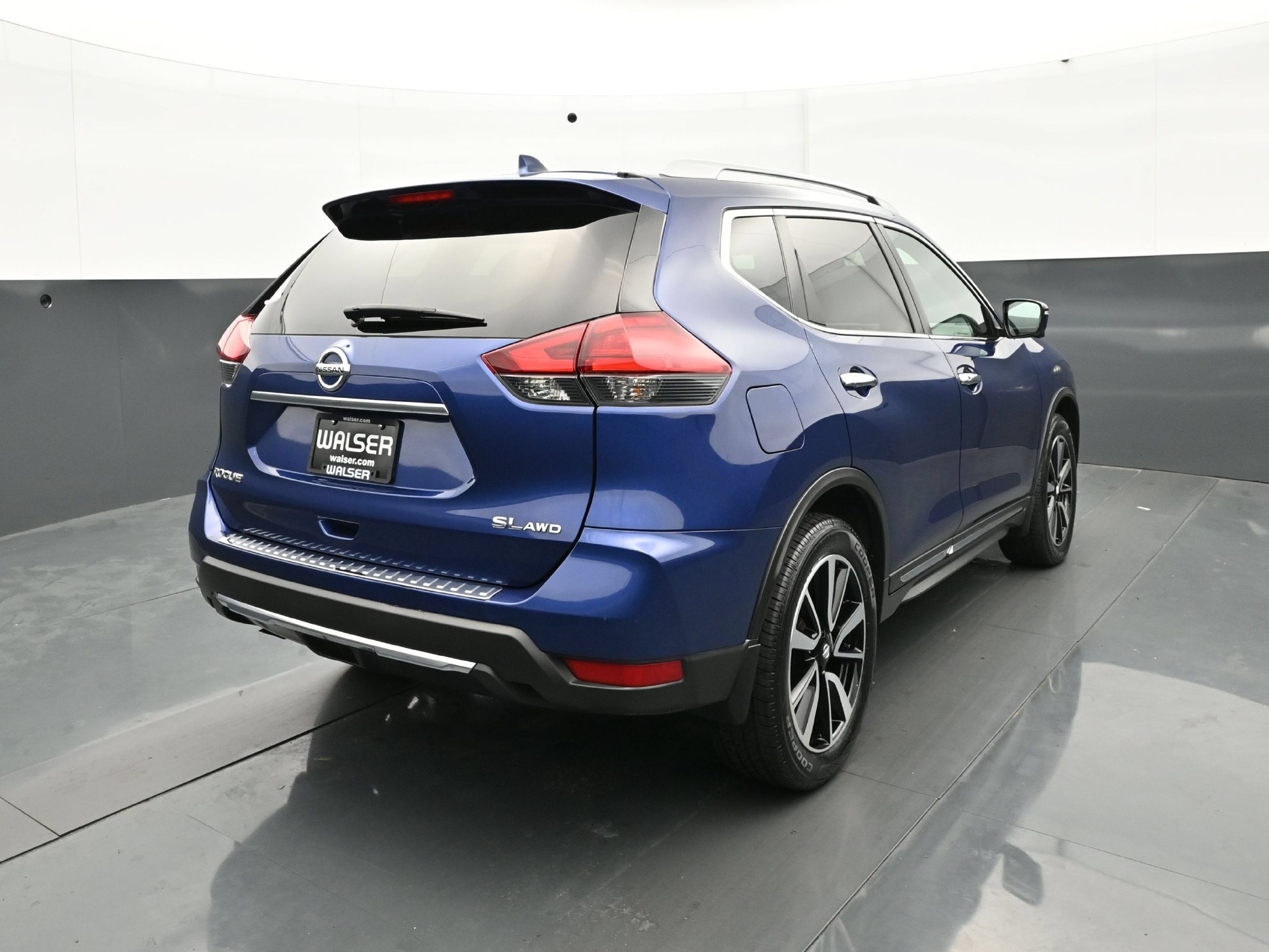 Used 2017 Nissan Rogue SL w/ SL Premium Package AWD/4WD image 5