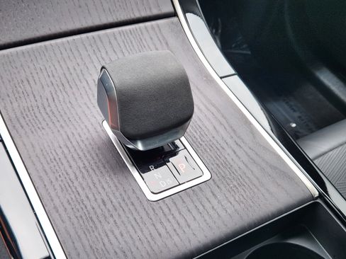 Certified 2024 Land Rover Range Rover Velar Dynamic HSE AWD/4WD image 15