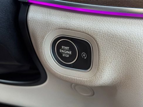 Used 2022 Mercedes-Benz GLS 450 4MATIC image 49