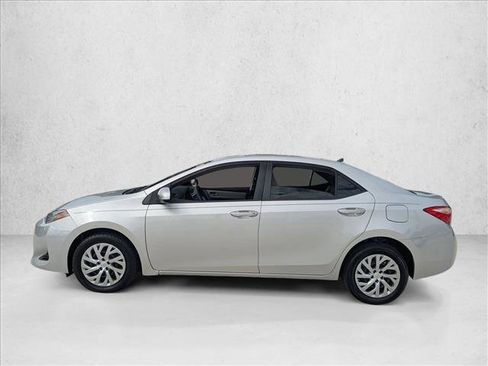Used 2018 Toyota Corolla LE image 8