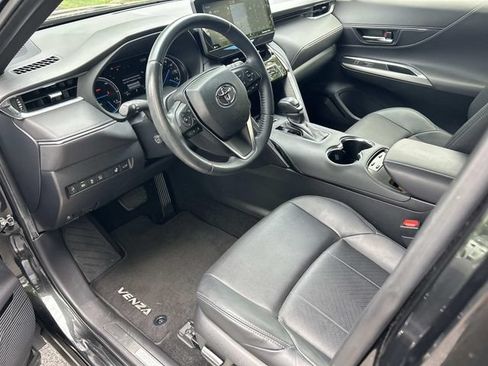 Used 2021 Toyota Venza Limited w/ Carpet Mat Package (TMS) AWD/4WD image 16