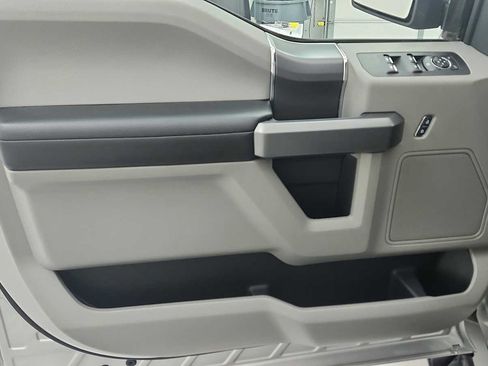 Used 2019 Ford F150 XLT w/ Equipment Group 302A Luxury RWD image 12