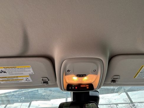 Used 2022 Buick Encore GX Select w/ Sport Touring Package image 7