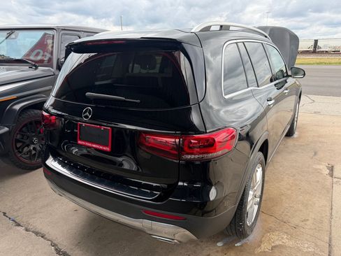 Used 2020 Mercedes-Benz GLB 250 w/ Premium Package image 24