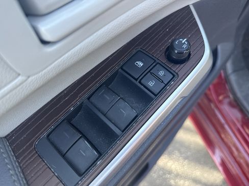 Used 2022 Toyota Sienna LE image 15