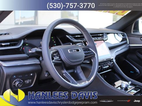 New 2023 Jeep Grand Cherokee Overland w/ MOPAR Finishing Package AWD/4WD image 12