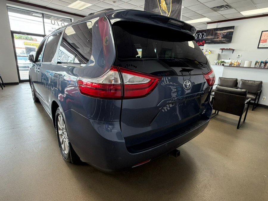 Used 2016 Toyota Sienna XLE w/ XLE Navigation Package AWD/4WD image 16