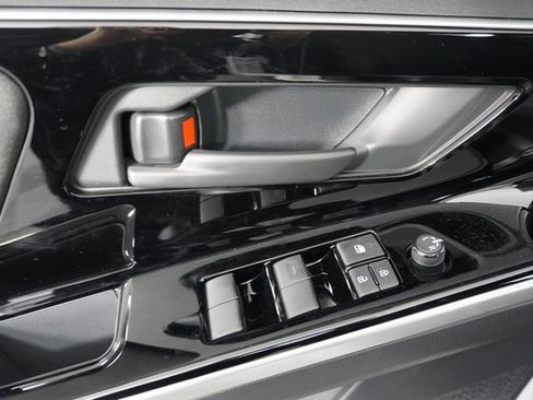 Used 2024 Subaru Solterra Premium w/ Premium Package image 18