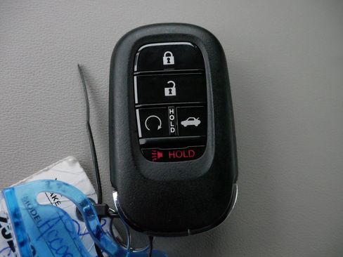 Certified 2025 Honda Accord SE image 29