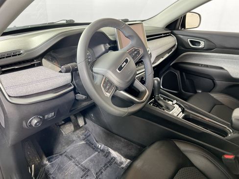 Used 2022 Jeep Compass Latitude AWD/4WD image 9