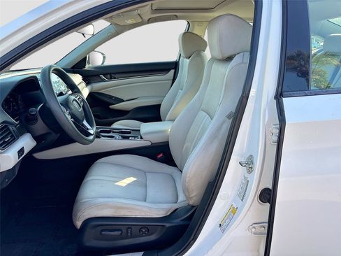 Used 2018 Honda Accord EX image 19