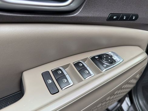 Certified 2025 Kia Carnival EX FWD image 13