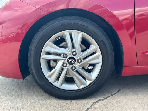 Used 2020 Hyundai Elantra SEL image 37